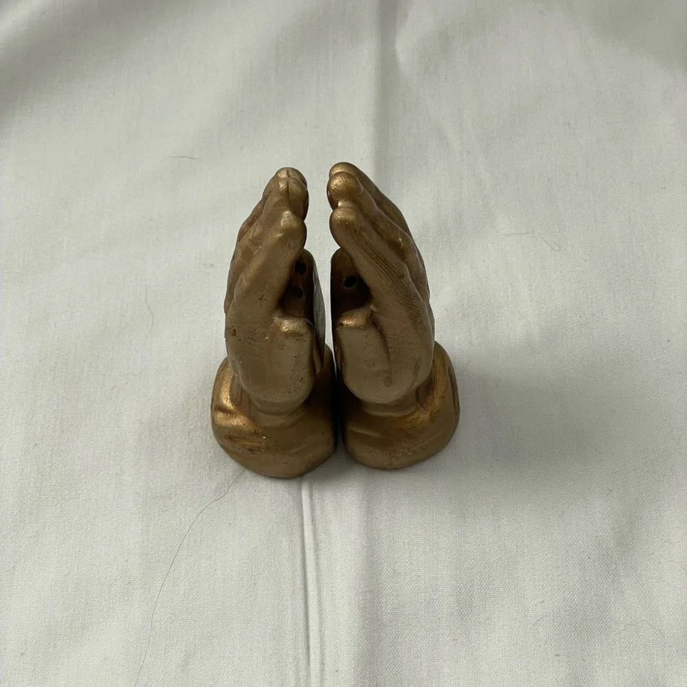 Gold Colored‎ Praying Hands Salt&Pepper Shakers Made in Taiwan